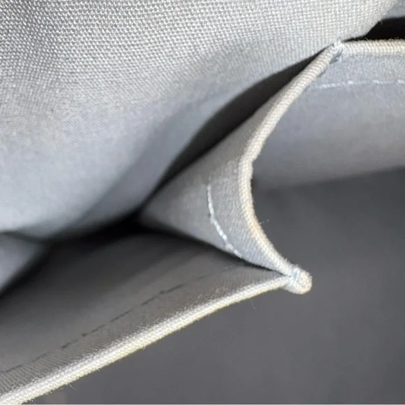 Louis Vuitton summit drive handbag - Picture 8 of 13